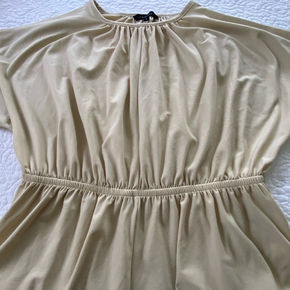Wardrobe Crew Neck Peplum Flutter Sleeve Beige Top Size Small - Picture 7 of 10